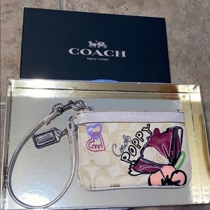 Coach canvas poppy wristlet w bonus gift 🤩